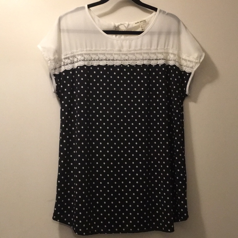 🆕 Polka Dot Top Floral Lace & Keyhole Tie Back